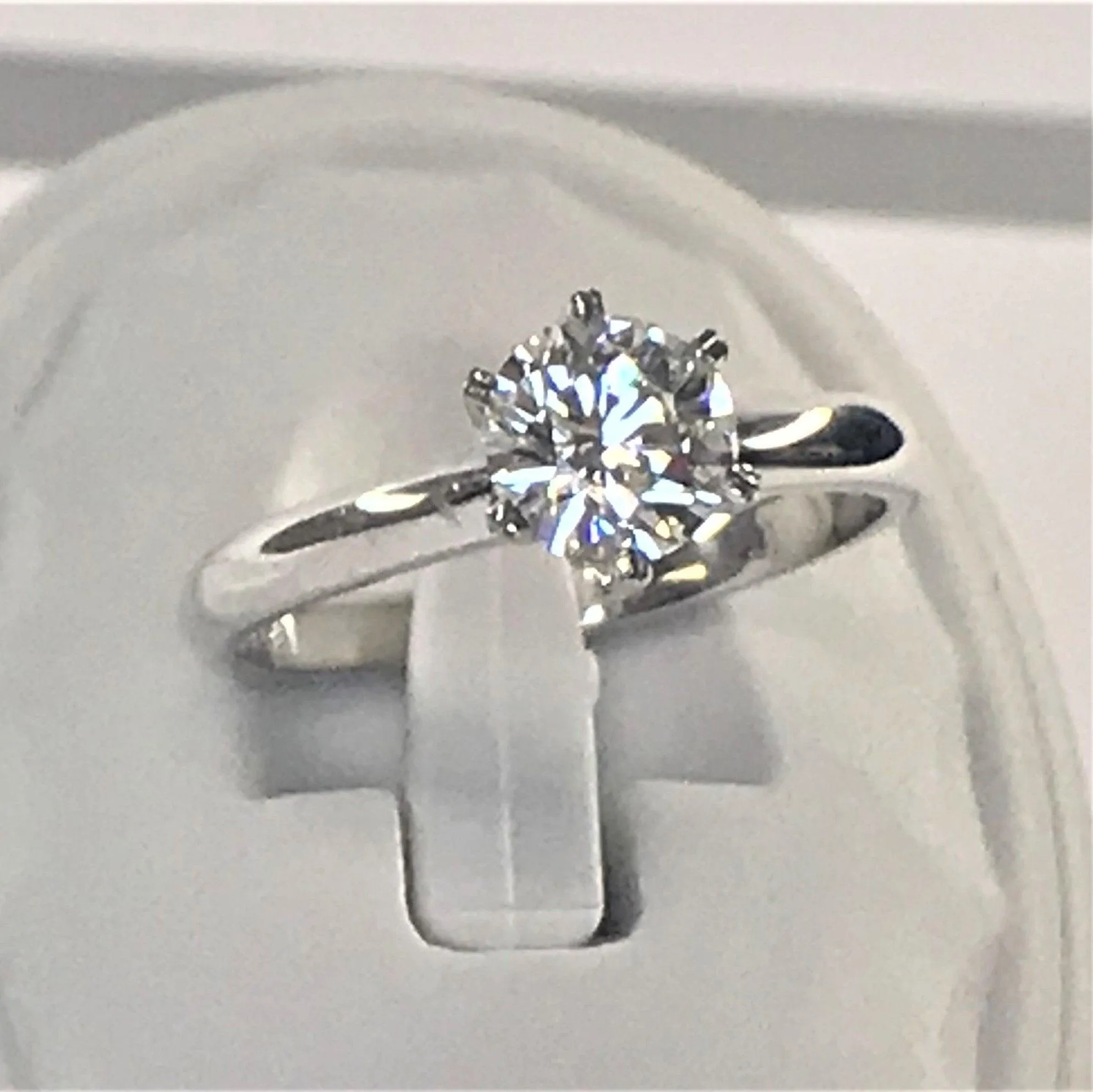 1 carat diamond solitaire ring platinum